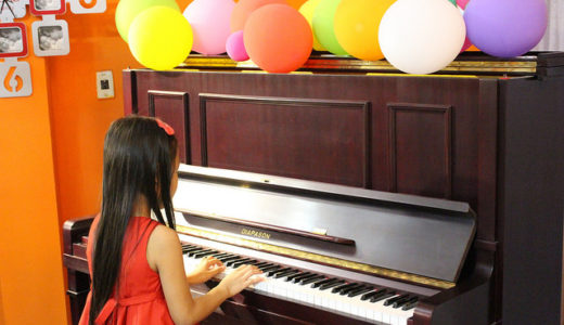 Tất cả những vấn đề cần biết khi mua đàn piano cho bé