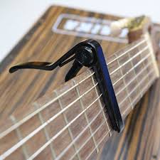 Sử dụng capo đàn guitar cần lưu ý điều gì? 2